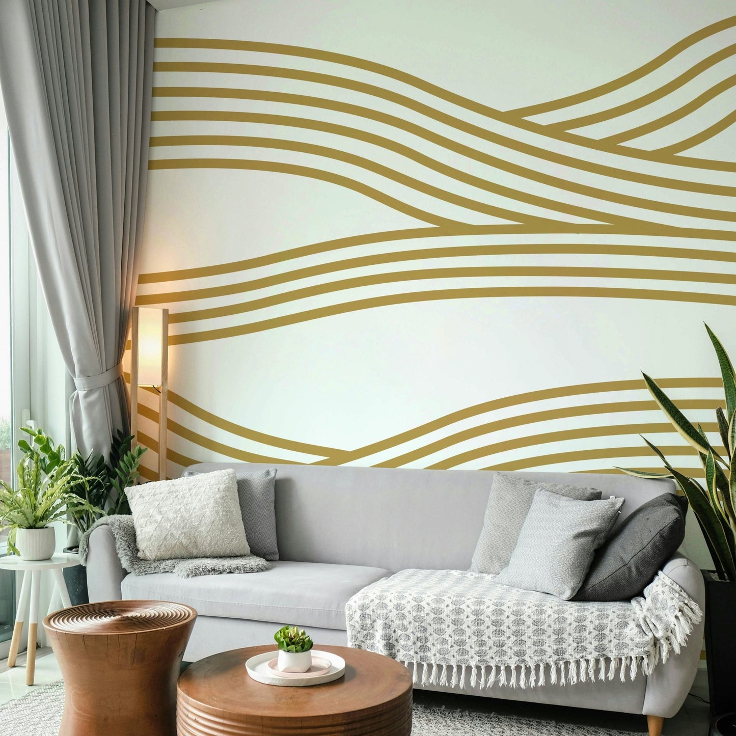 Simple yet soothing sand mural for a relaxed, beachy ambiance.

