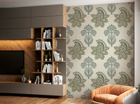 Elegant paisley design with leafy details

