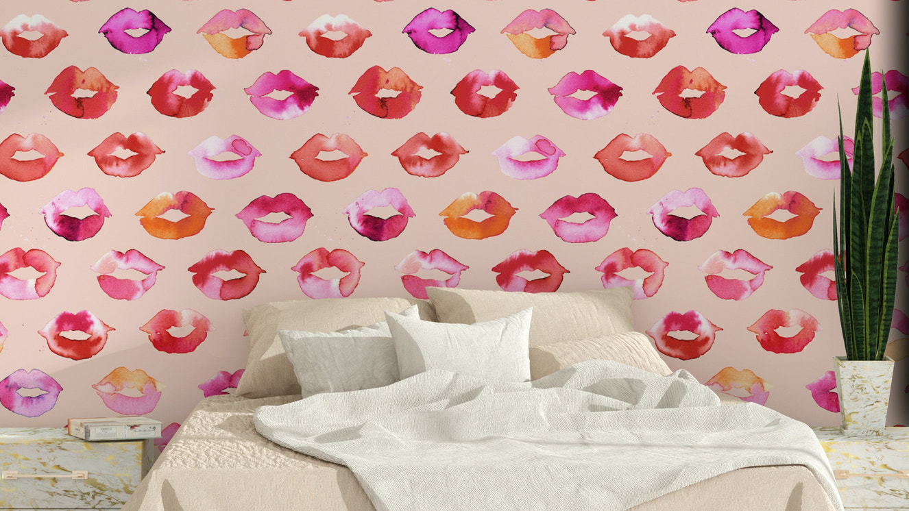 Lipstick kiss design wallpaper with sweet, sassy vibes.

