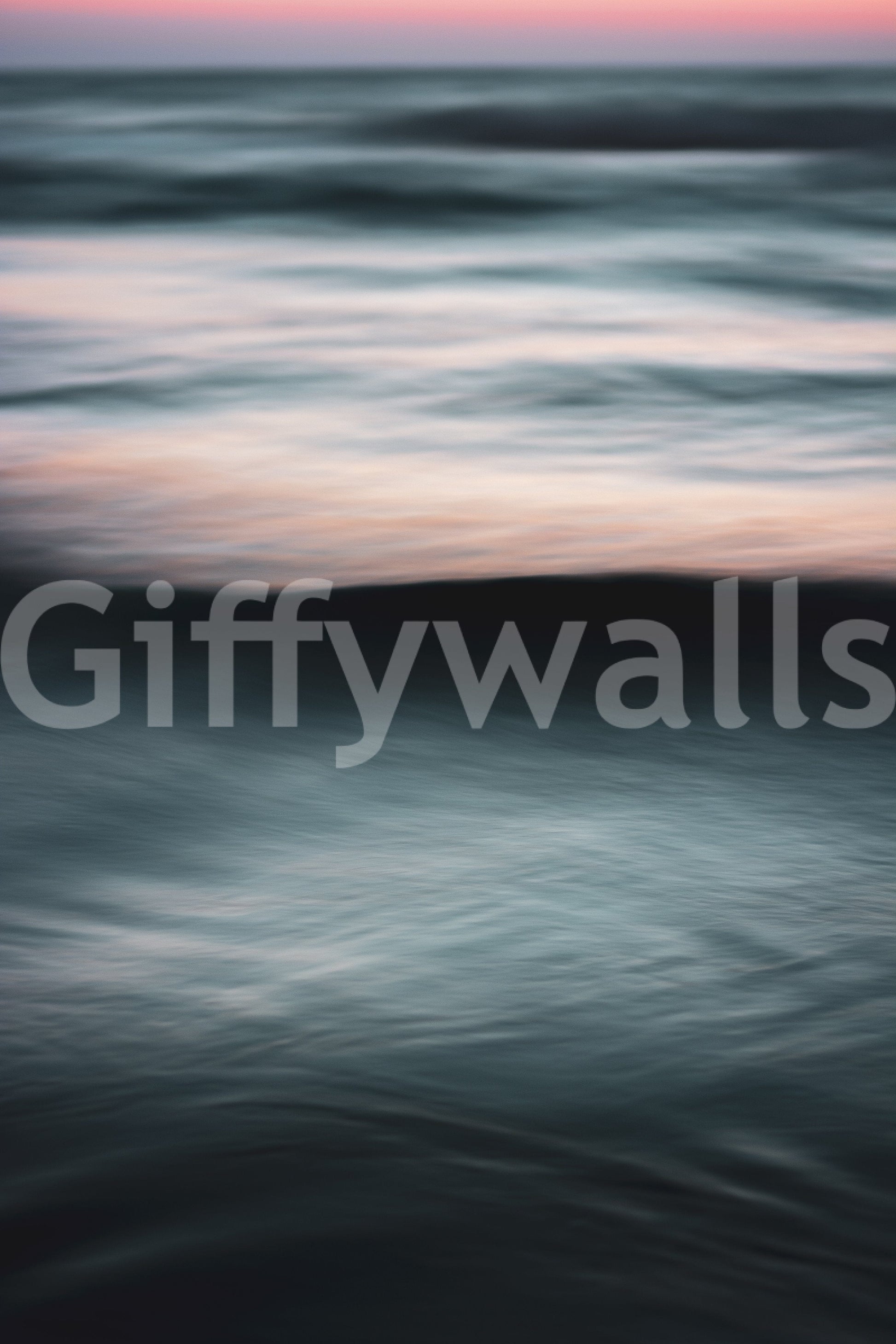 A detail of the brushstrokes and tones in the design.

