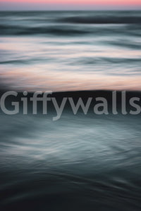 A detail of the brushstrokes and tones in the design.

