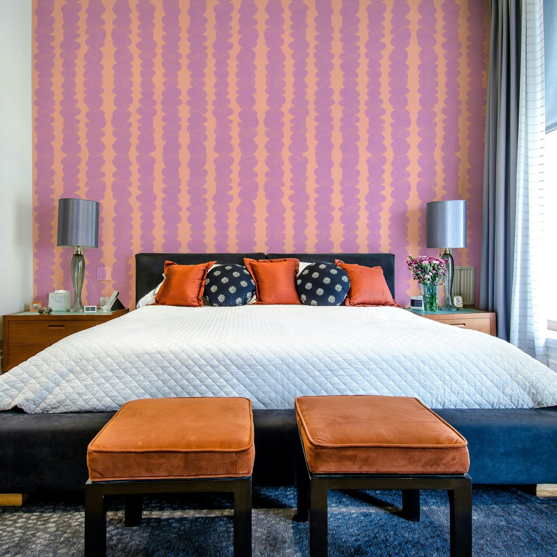 Peel-and-stick Vertical Dreams wallpaper in lilac and peach

