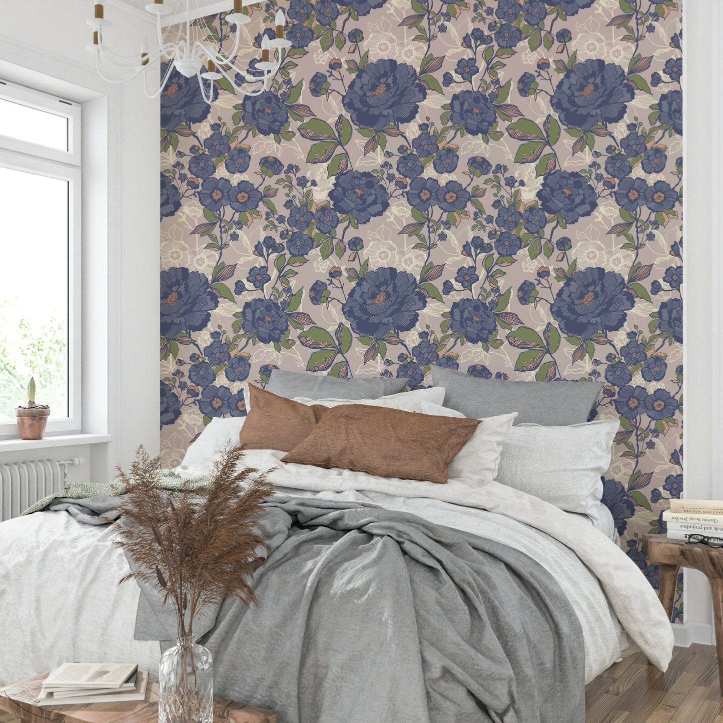Wallpaper with a timeless floral design.

