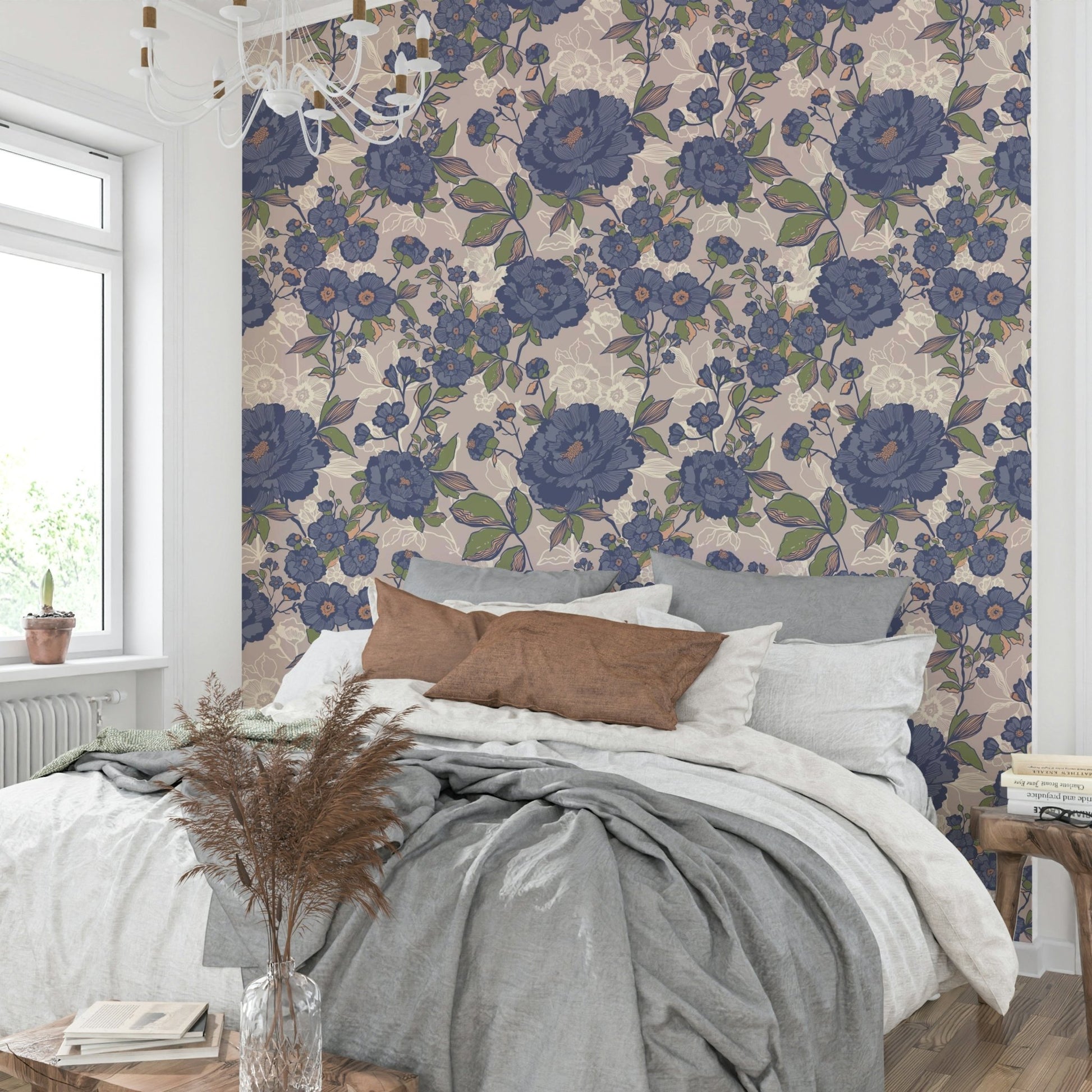 Wallpaper with a timeless floral design.

