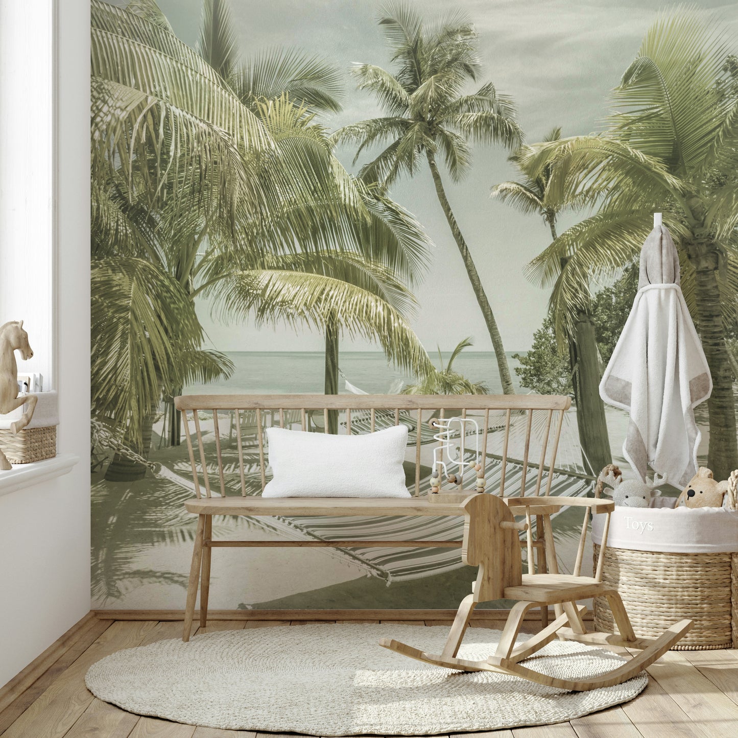 Coastal Florida wall design with sunny feel


