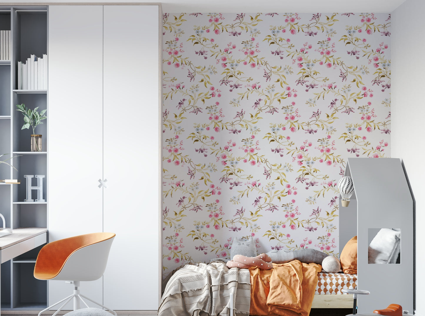 Vintage wallpaper with romantic florals on a textured base.


