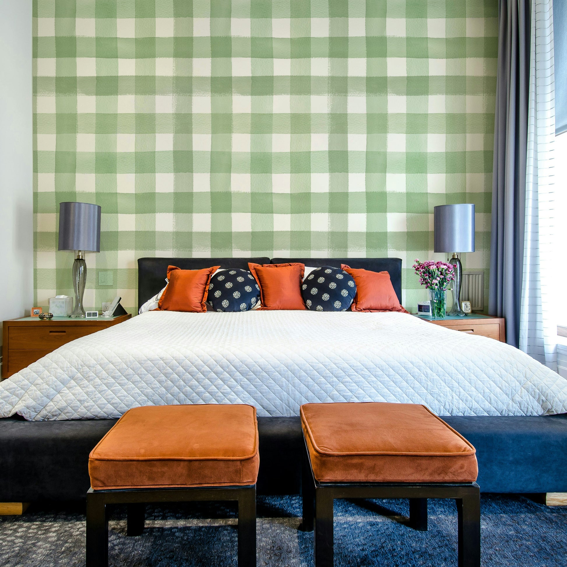 Green gingham wallpaper with a subtle watercolor texture.

