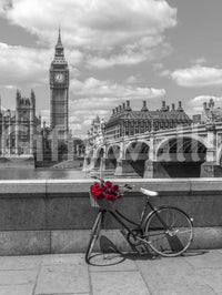 Centre of the London Love wall mural holds Big Ben and Westminster scenery.