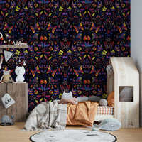 Bright floral wallpaper with metallic details

