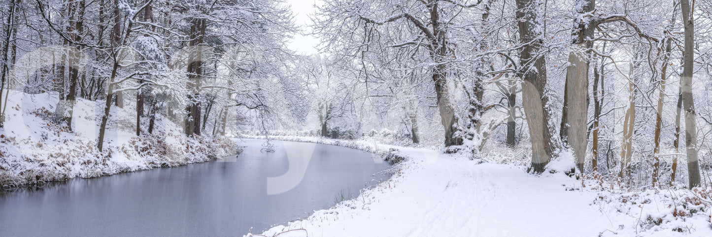 The wallpaper features a subtle, calming pattern.

